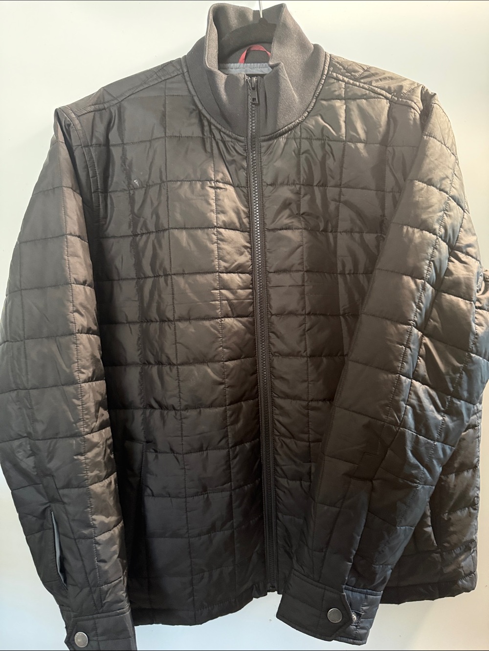 UNTUCKit Men's Quilted Puffer Jacket in Black